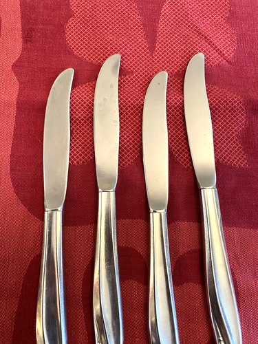 International SPINDRIFT Deluxe Satinado - 4 Cuchillos de Cena 8 3/8" - Imagen 3 de 6