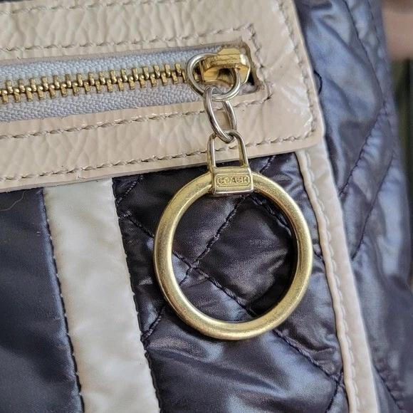 Bolso Coach 15872 Poppy Ski Bunny negro nailon blanco charol Y2K Foto 2 de 4