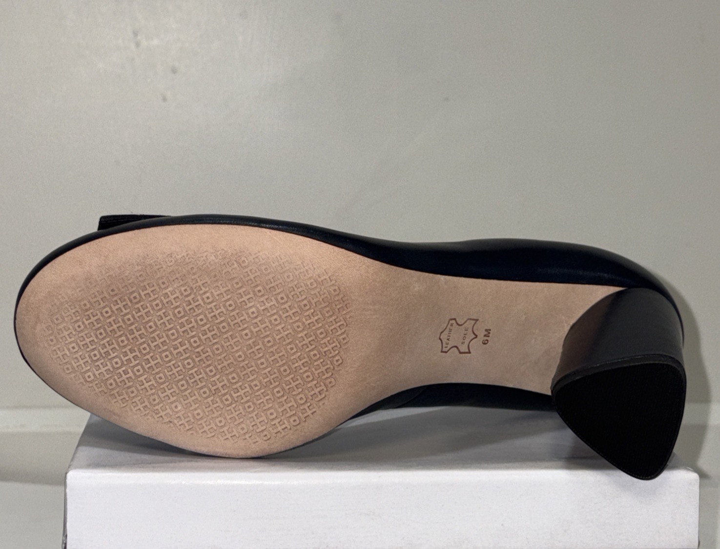 TORY BURCH  Elizabeth Bow Leather Block Heel Pumps Navy Blue Size 6 M thumbnail 12