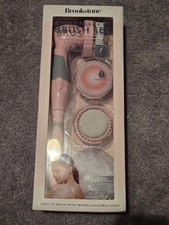 NIB Brookstone 6 Piece Electric Body Bath Brush Set with 4 Spin Brush Heads