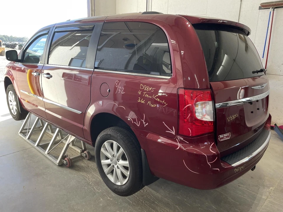 Used Front Left Seat Belt Front fits: 2016 Chrysler Town & country bucket seat d Foto 2 de 4