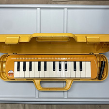Suzuki Study II 25-Key Melodion Keyboard, Plastic Yellow w/ Case Works - No Hose