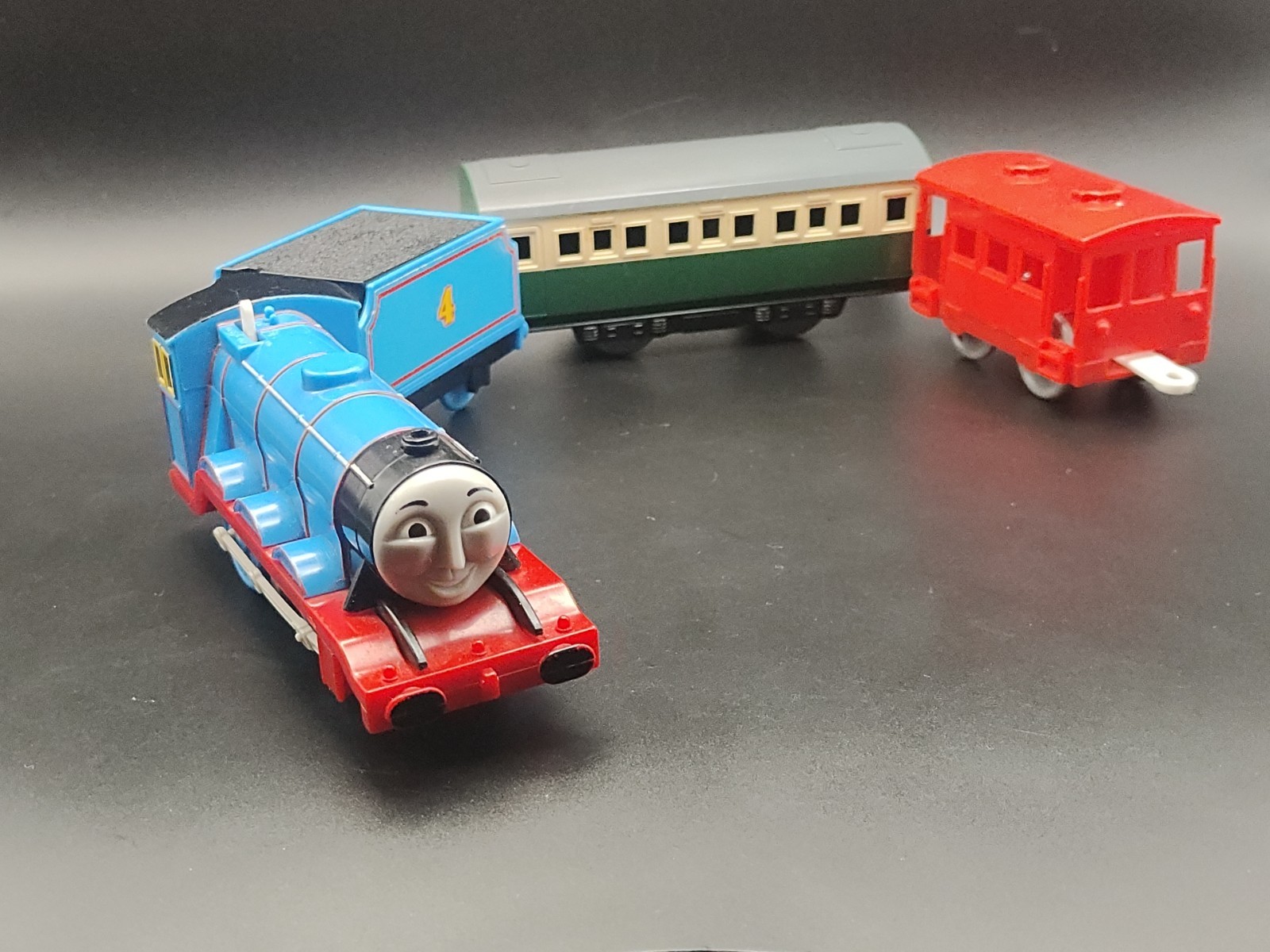 TOMY Gordon Tender & Coach Trackmaster Thomas The Tank Engine & Friends