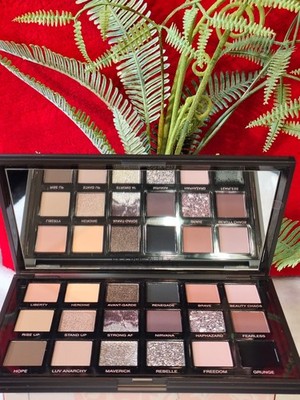 Huda Beauty Pretty Grunge Eyeshadow Palette (  SEE DETAILS )