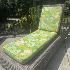 VTG.  Lawnlite Company Mid Century Chaise Patio Chair Cushions (2) Floral Green