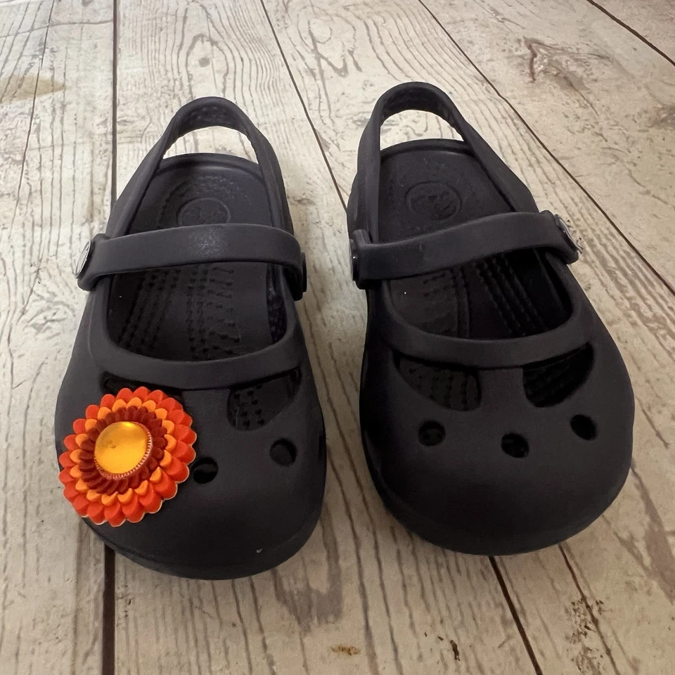 Crocs Shayna Mary Jane Bebé Niña Talla C 6 Con Dije Azul Marino Naranja Flor Foto 4 de 4