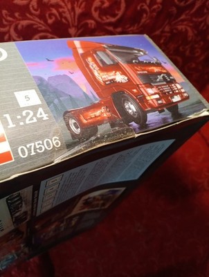 M37 Sealed Revell Volvo FH-16 Model 1:24 Truck BIg Rig 07506 model