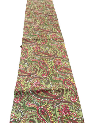 April Cornell  13.5 x 70 Red Green Paisley Christmas/ Holiday Table Runner  EUC