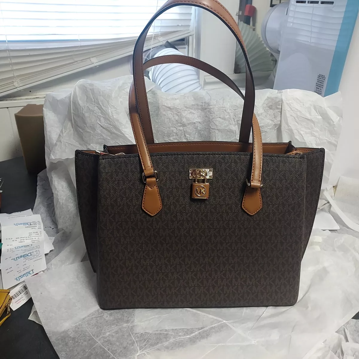 Prada Saffiano Lux Large Tote, Reveal, Initial Reaction, What Fits  Inside