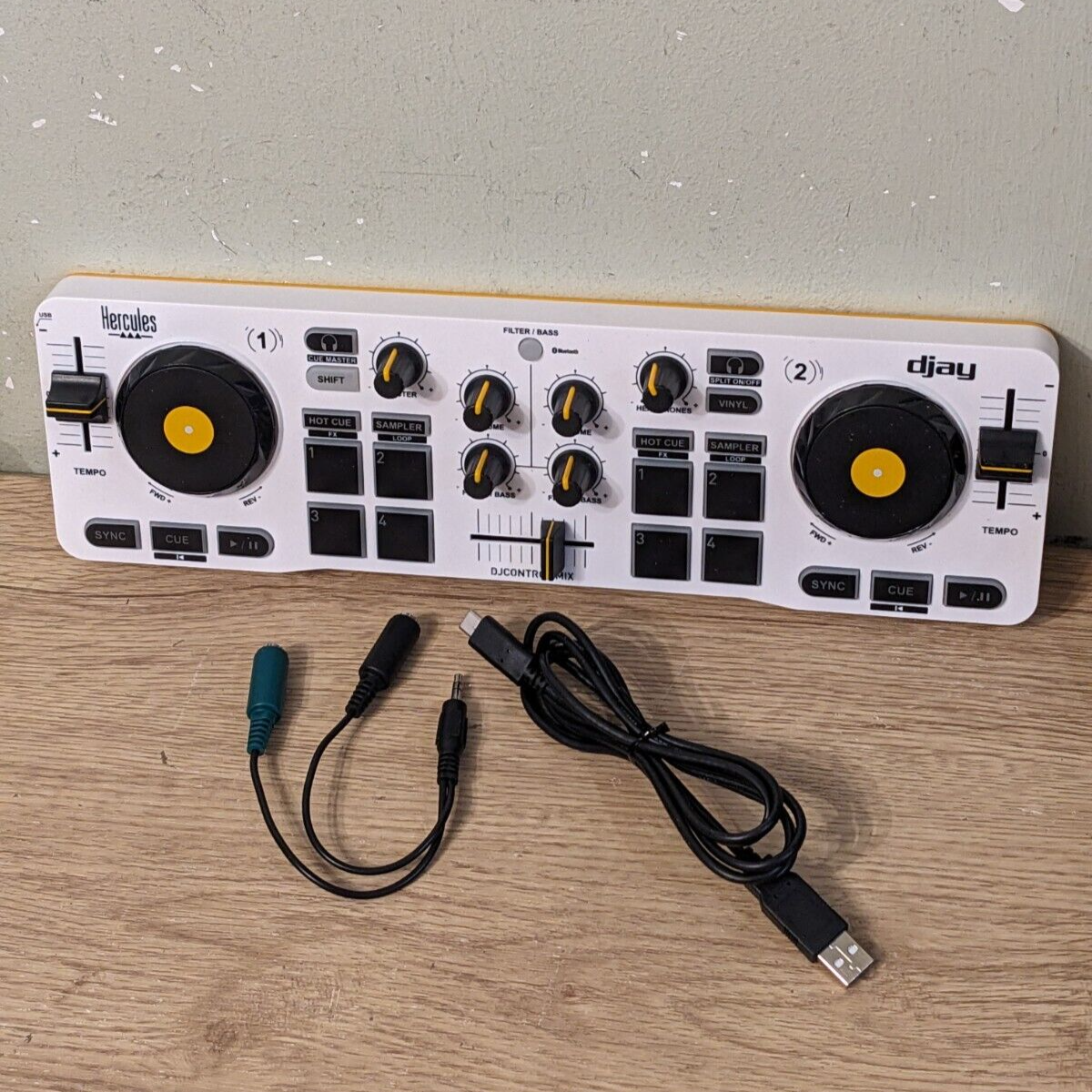 Hercules DJ Controller RMX 2　スピーカー付き Hercules DJ Controller RMX 2 スピーカー付き DJConsole RMX2