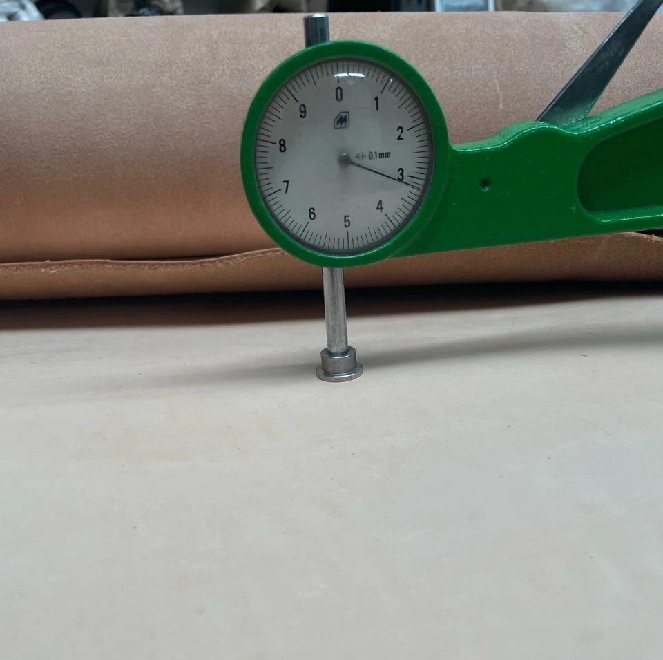 2.8-3.2MM VEG TAN LEATHER NATURAL A GRADE TANNED HIDE -TOOLING & CRAFT - image 2 of 4