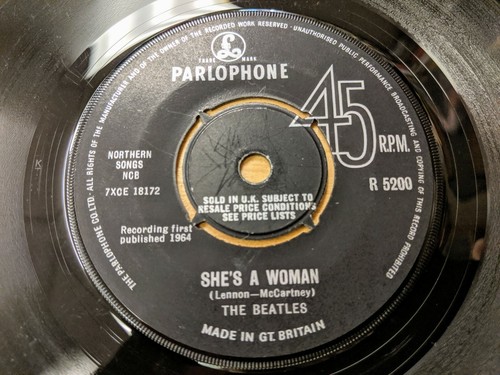PARLOPHONE R 5200 7" 45RPM '64 THE BEATLES "I FEEL FINE" 1ST KT -1N/1N EX - Imagen 6 de 6