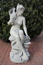 Steinfigur Frau auf Fels Teichfigur Steinguss Statue Gartenfigur Gartendeko