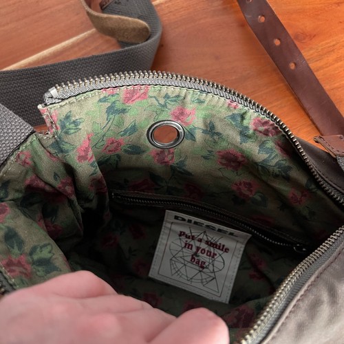 Borsa a tracolla Diesel 978 uomo tela zip stile robusto 14x11x5 pollici grigio scuro - Foto 5 di 10