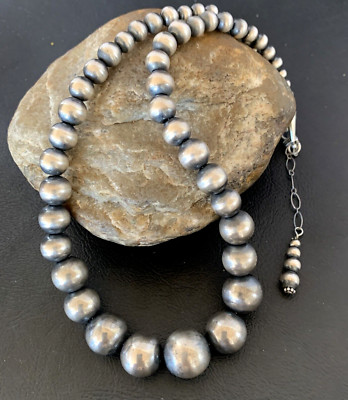 Navajo Pearls Graduated Sterling Silver Round Seamless Bead Necklace 24 
