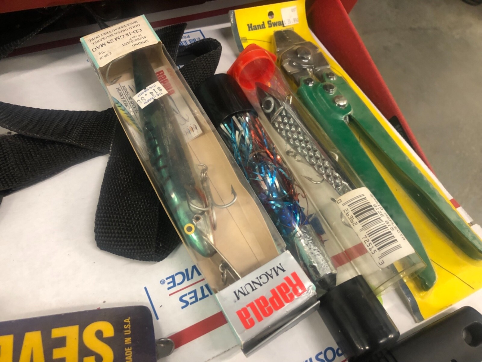 14-TROLLING FEATHERS BELT CARRIERS RAPALA BRAID JIG TOOLS GREAT LOT - Image 4