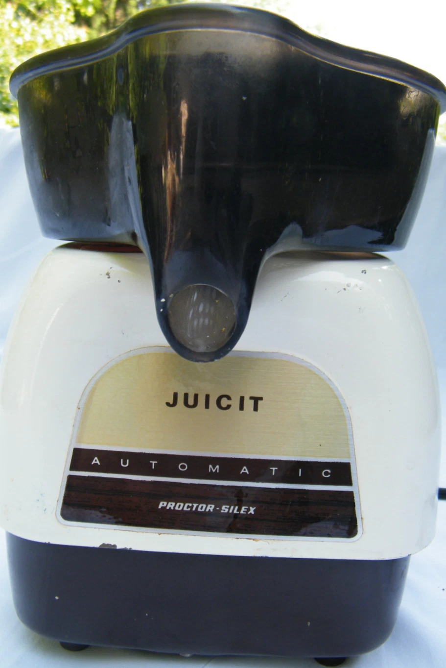 Proctor-Silex Juicit Automatic Citrus Juicer Model J101W Vintage 70's
Opens in a new window or tab