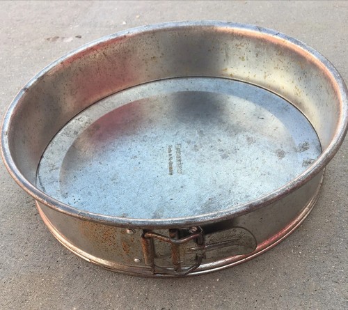 Vintage PHOENIXWARE Aluminum 2 " deep CAKE PAN - 10" Diameter Removable Base - Picture 3 of 5