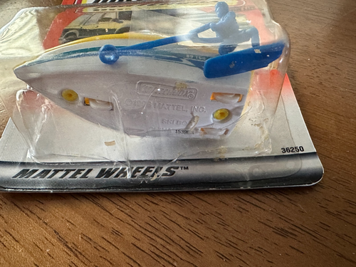 Matchbox Ocean SKI BOAT WHITE/YELLOW #41 - Picture 2 of 2