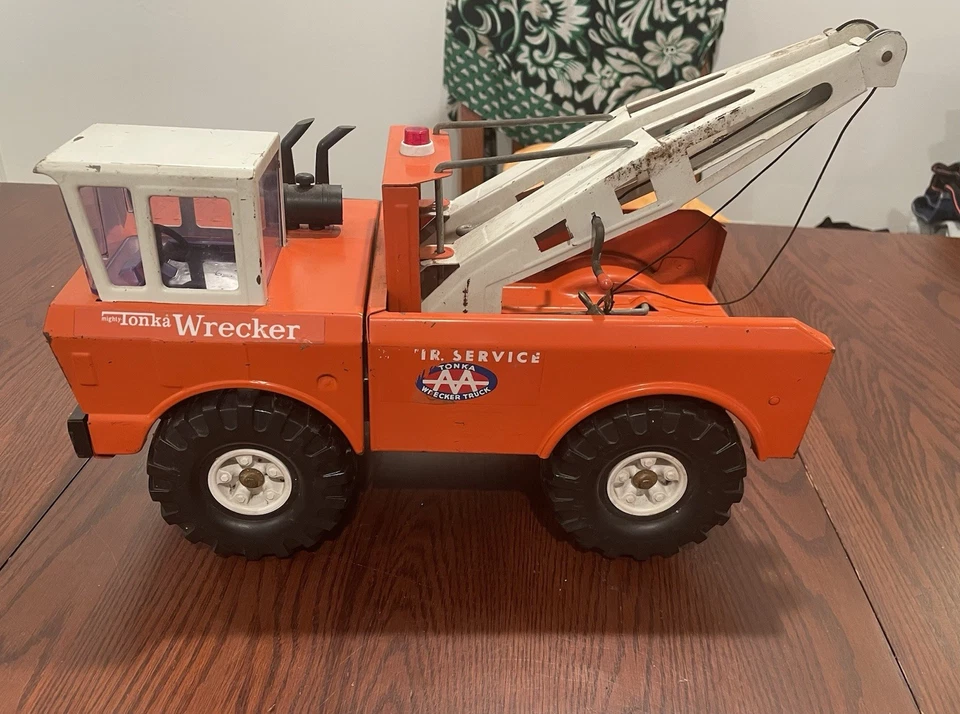 Vintage Orange Mighty Tonka Tow Truck Double Boom Wrecker 18.5” - Image 2 of 4