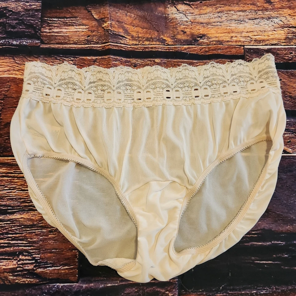 Vintage OLGA #00913 Silky Secret Hug Style Panties sz 6 Ivory Lace Lot Of 4 - Image 2 of 4