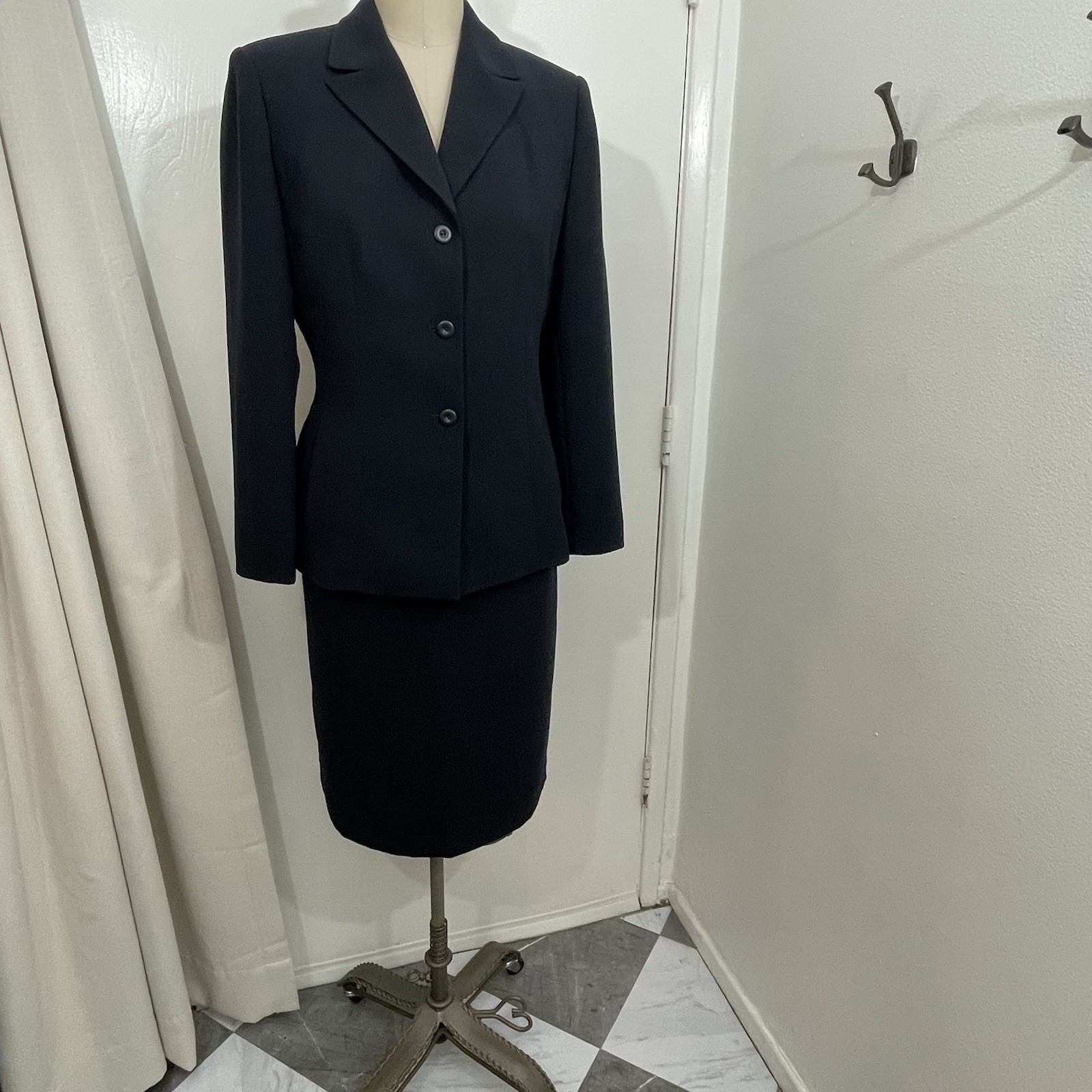 Collection For Le Suit Size 12 Skirt Suit. Midnight Navy Black See Pictures.