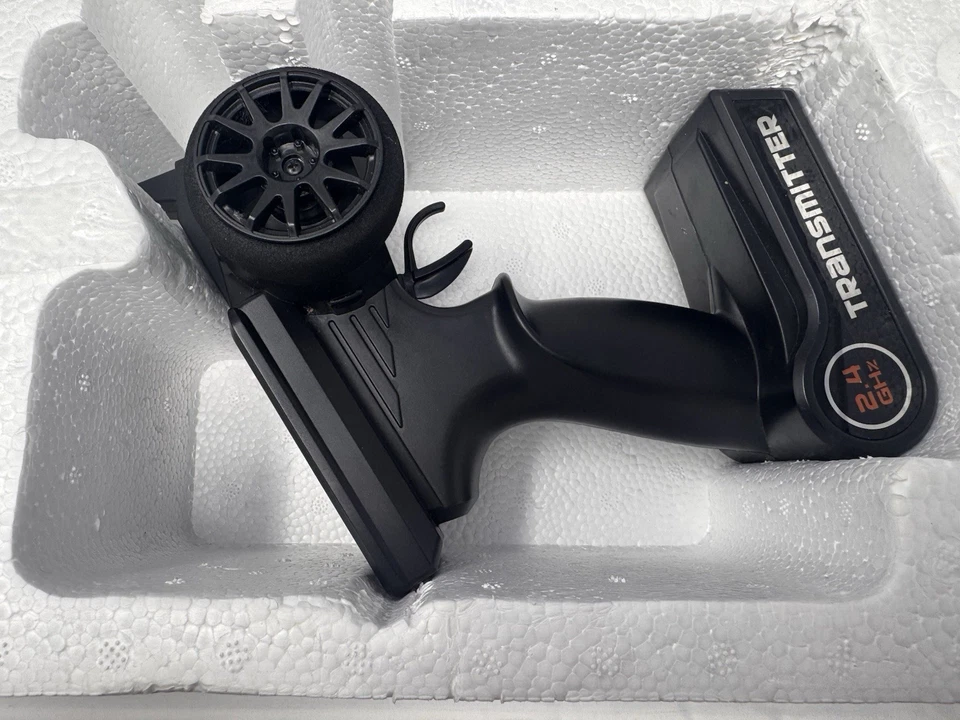 UDI RC Power Tempo Boat UDI002 2.4GHz Remote Control Racing Boat Tested - Image 3 of 4