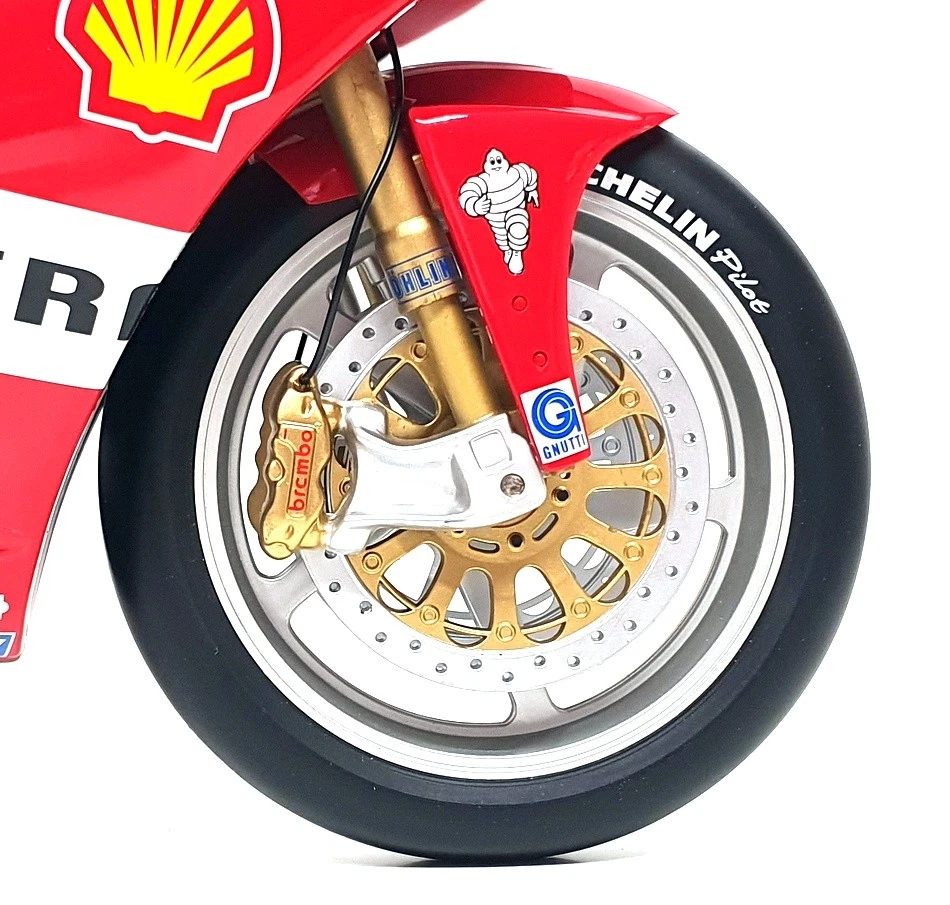 Minichamps 1/6 Scale 062 011221 - Ducati 996R T. Bayliss WSB 2001 World Champion - Image 3 of 4