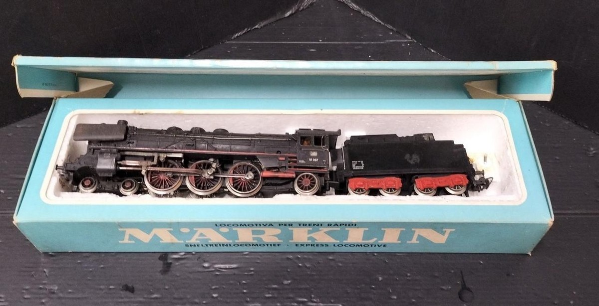 Marklin Ho-Gauge 3048 West German National Railways Br01 Steam