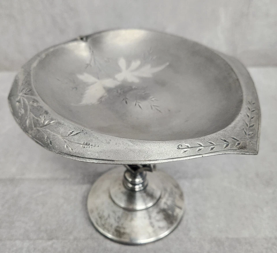 Antiguo receptor de tarjetas de llamadas Meriden B Company plateado B1 circa: 1890 Flora Foto 2 de 4