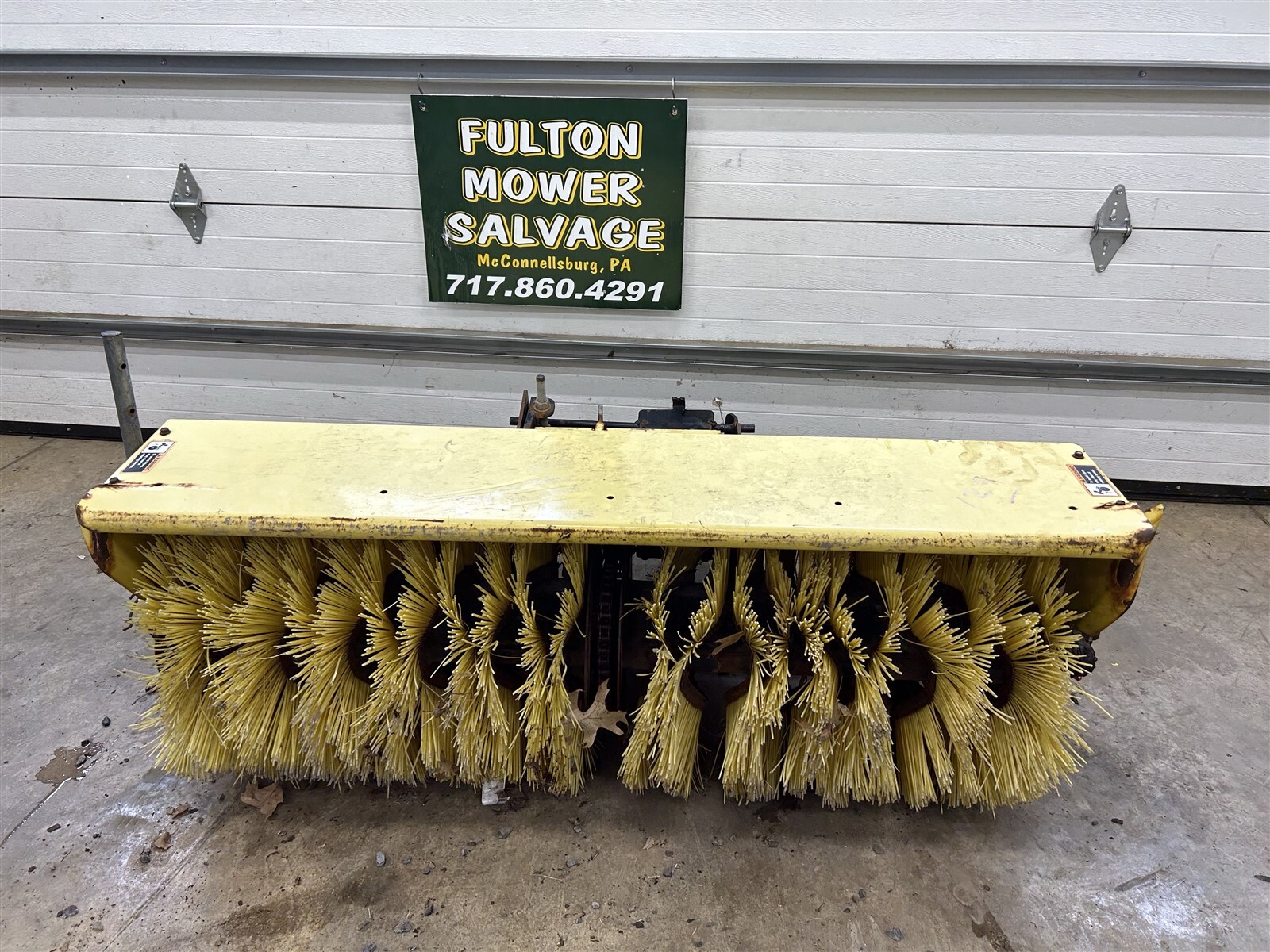 JOHN DEERE 52 BROOM FOR QUICK HITCH HOOKUP X475 X485X495 X575 X585 X595