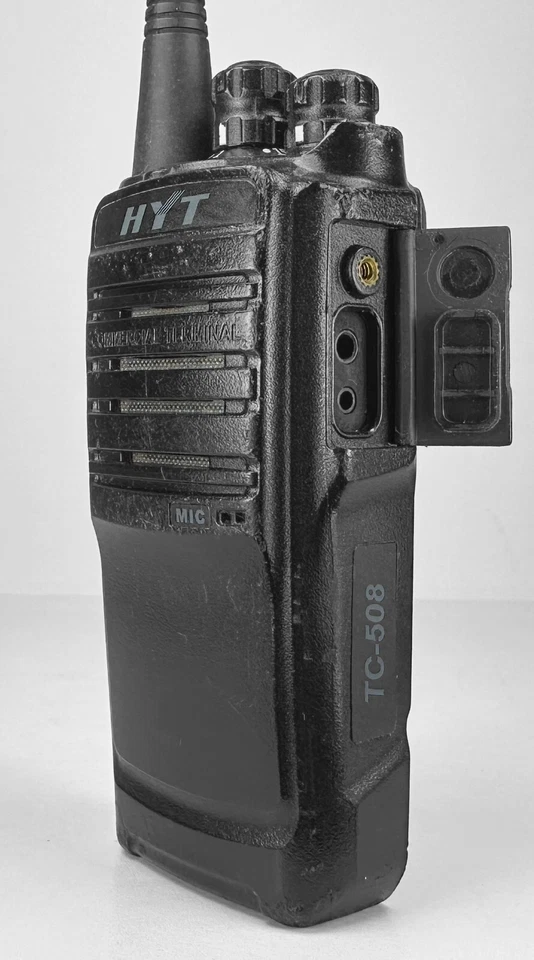 RADIO Y CARGADOR ANALÓGICO HYT TC-508U(1). SIN BATERÍA (LEER DESCRIPCIÓN) Foto 3 de 4