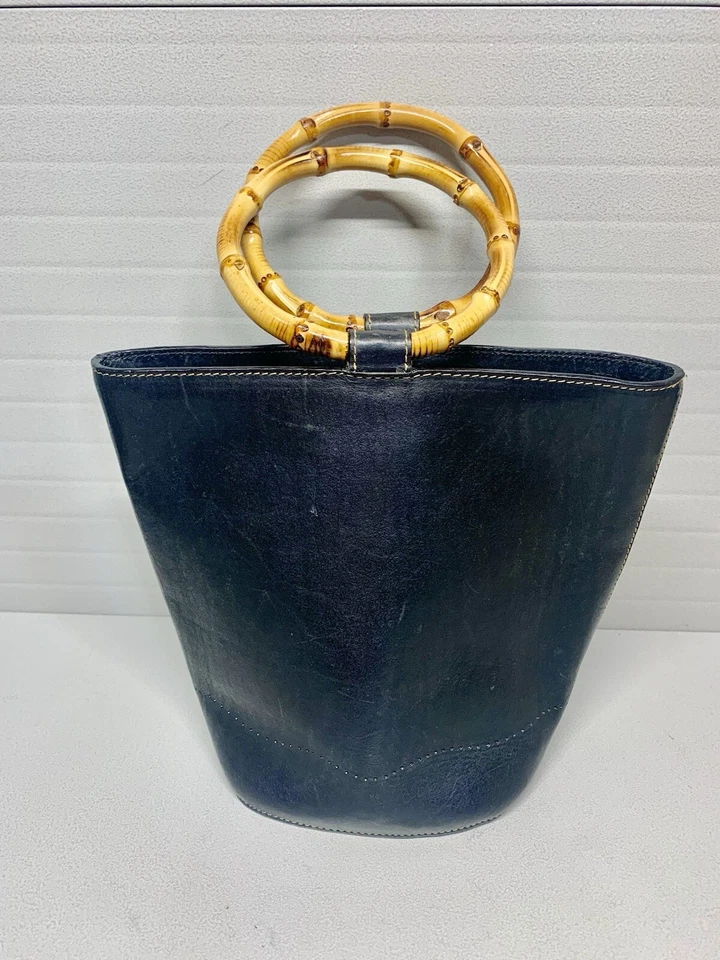 Cartera de mano vintage rara Tommy Bahama de cuero perforado negro con asa de bambú Foto 4 de 4