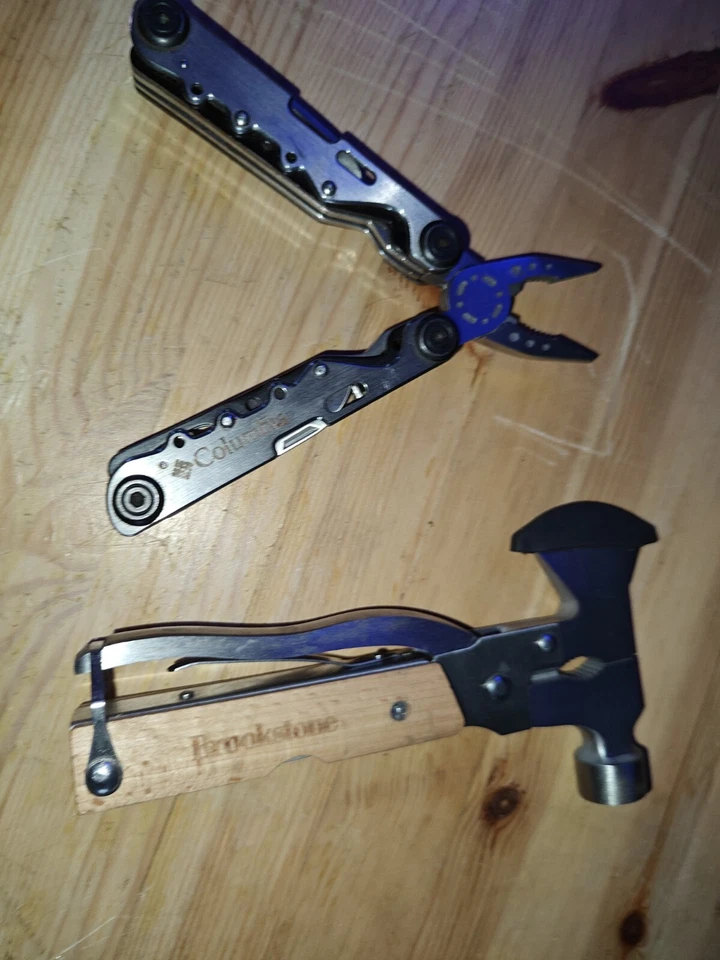 Juego de dos multiherramientas Columbia Plus Brookstone Foto 3 de 4