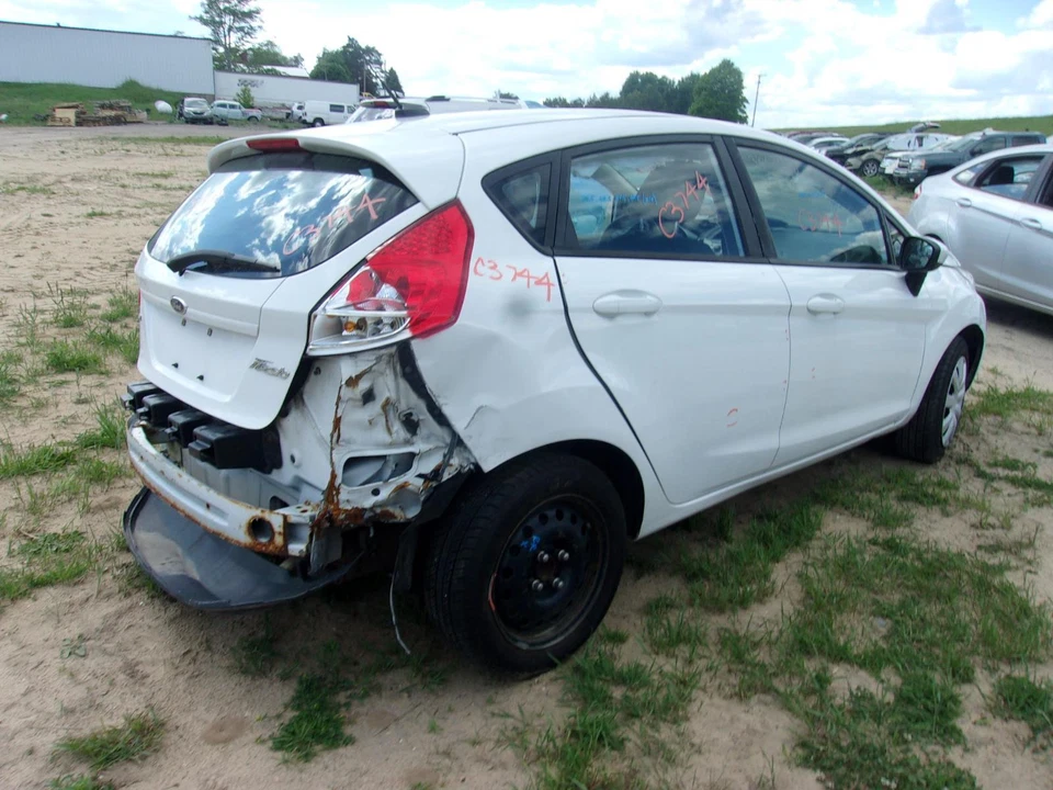 Conjunto de filtro de aire usado se adapta a: Ford Fiesta AT Grado A 2011 Foto 4 de 4