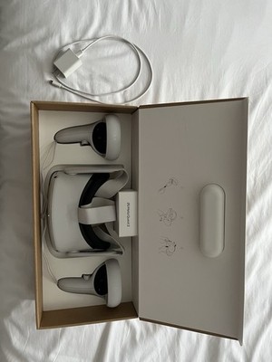 Meta Quest 2 128GB VR Headset Barely Used Complete Box Both Controllers Charger