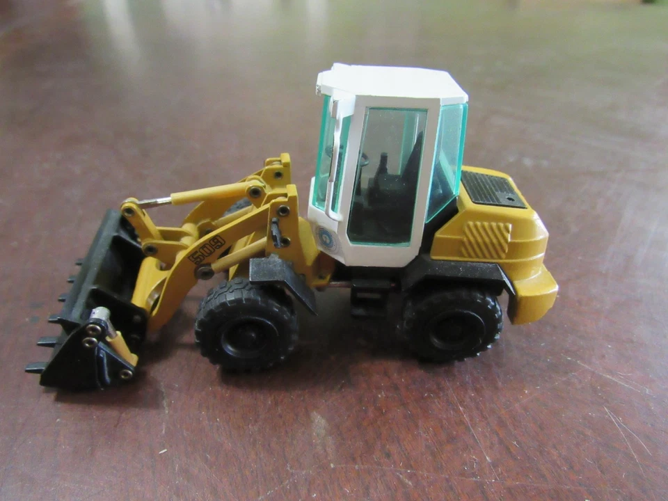 Cargador estéreo NZG LIEBHERR ESCALA 1/50 L509 - NUEVO EN CAJA Foto 4 de 4