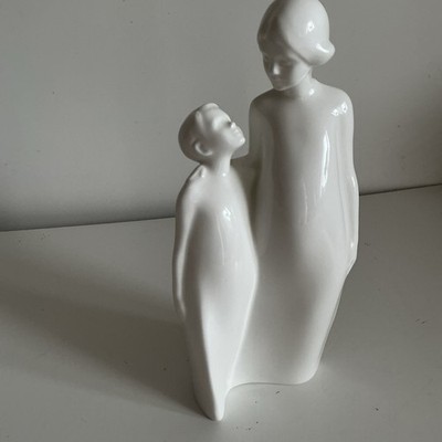 ROYAL DOULTON ENGLAND BILDER BRUDER AND SISTER HN 3460 GROUP WHITE BONE CHINA