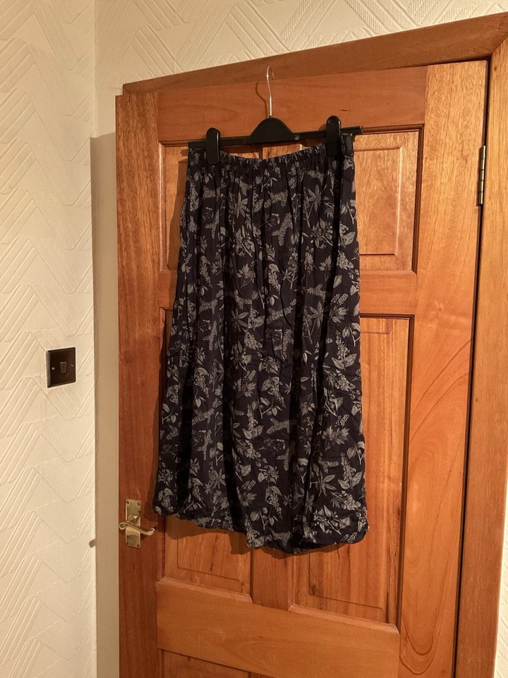 Disturbia Poisonous Plant Midi Skirt Size 12 Brand New With Tags eBay