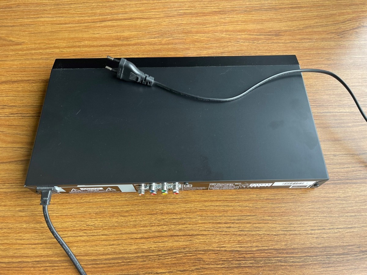 Pioneer DV-2032 110-240 Volts DVD Player with DivX Playback