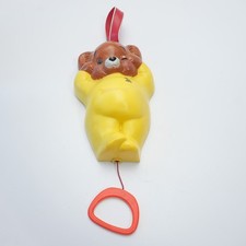 Vintage 1981 Fisher Price Yellow Honey Teddy Bear Music Box Crib Toy Pull String