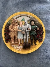 Wizard of Oz "We're Off To See The Wizard" Vintage 3D plate 1995 Turner Ent CO