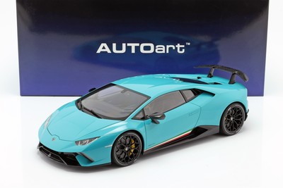 Lamborghini Huracan Performante Baujahr 2017 hellblau 1:12 AUTOart