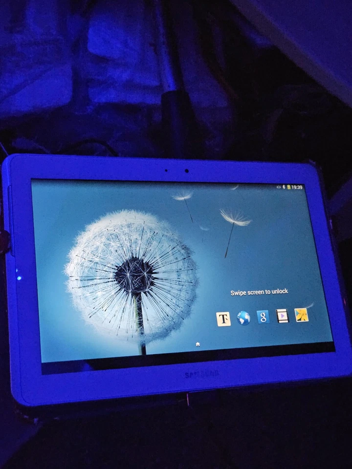 Samsung Galaxy Tab 2 10.1 I P5110 I Wi-Fi I 16GB I 10.1" I  White - Image 3 of 4