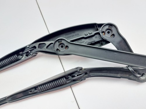 MERCEDES C CLASS W205 PAIR OF FRONT WINDSCREEN WIPER ARMS 2017 A2058240219 - Picture 9 of 15