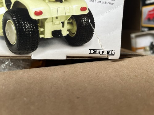 ERTL John Deere Patio Series Precision 140 Lawn Tractor Set 1/16 NIB - Picture 8 of 8
