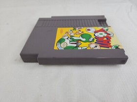 Nintendo YOSHI NES Game Cartridge (1985). Tested 