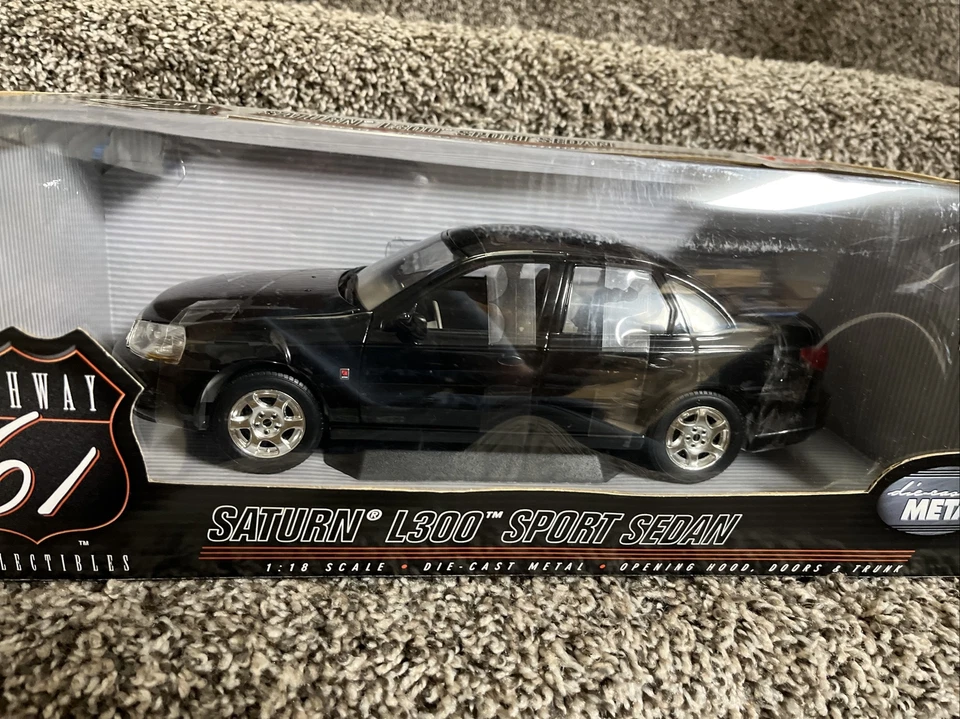 Highway 61 Collectibles Saturn L300 Sport Sedan BLACK 1:18 Scale Diecast Metal - Image 2 of 4