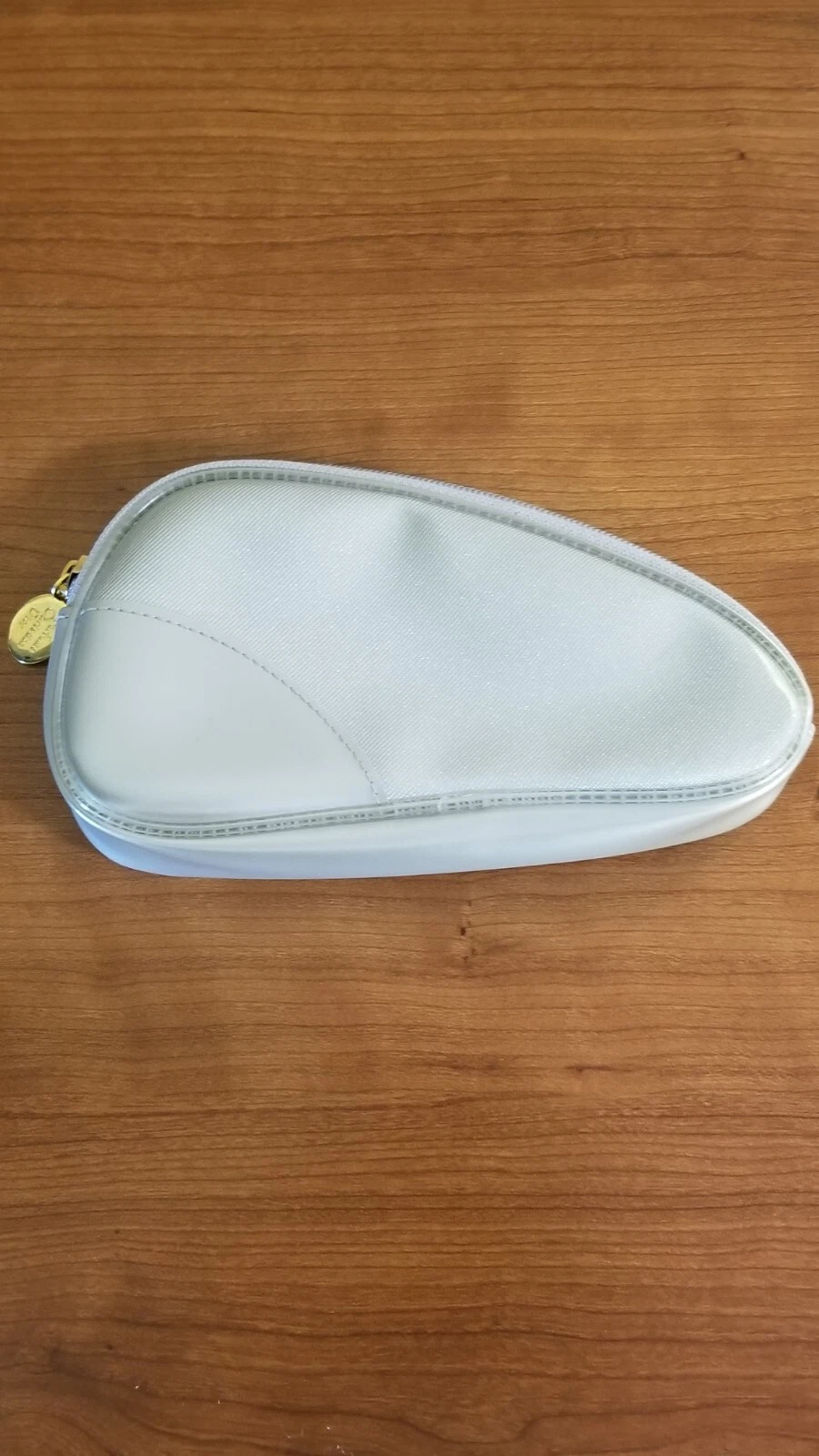 Sac de maquillage/toilette selle grise *Dior*. Vintage ! (a des marques d'éraflures..Bonne affaire !)
