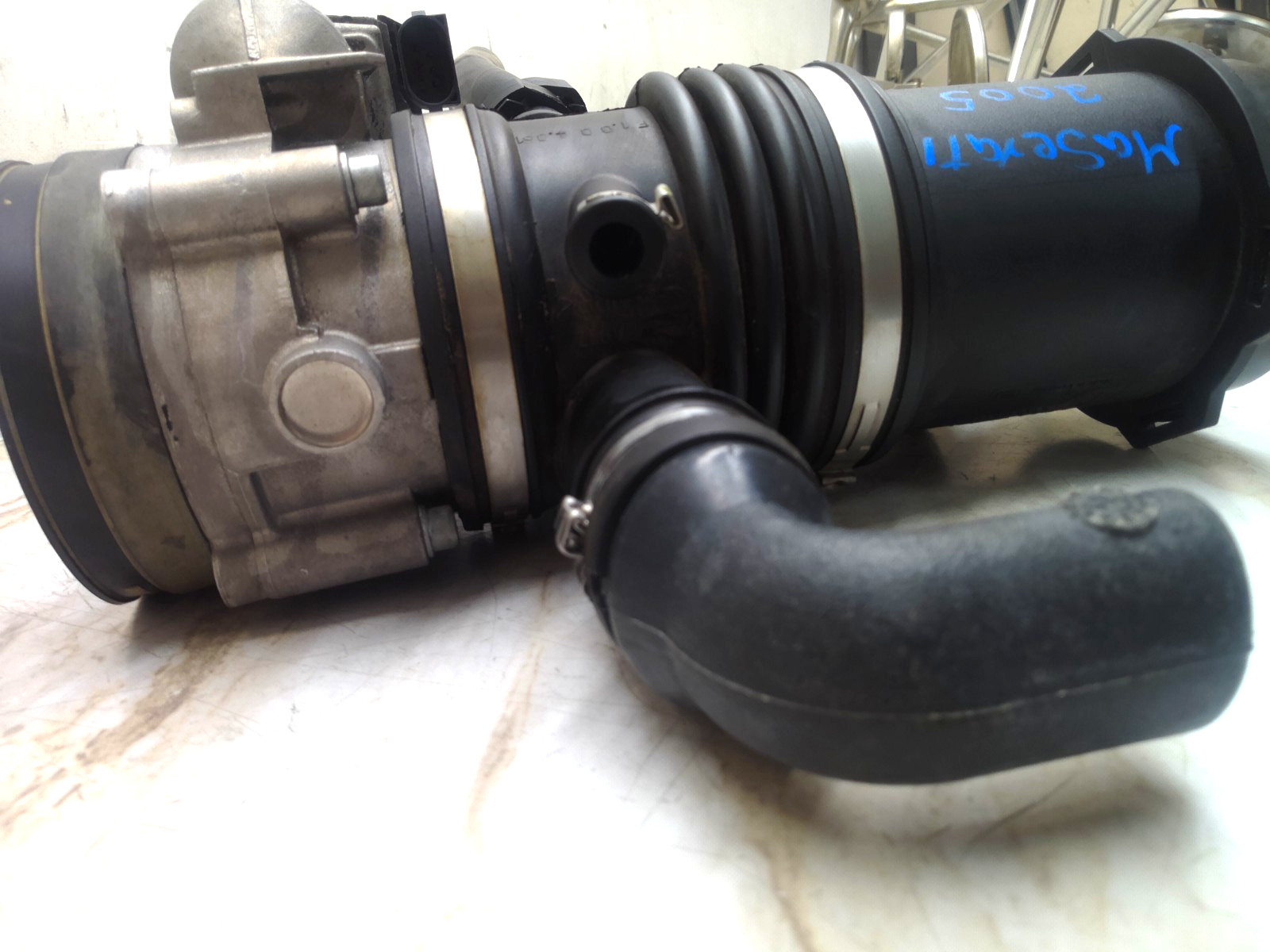 0280750101 04-08 4.2L MASERATI QUATTROPORTE THROTTLE BODY w/ MAF Intake Pipe